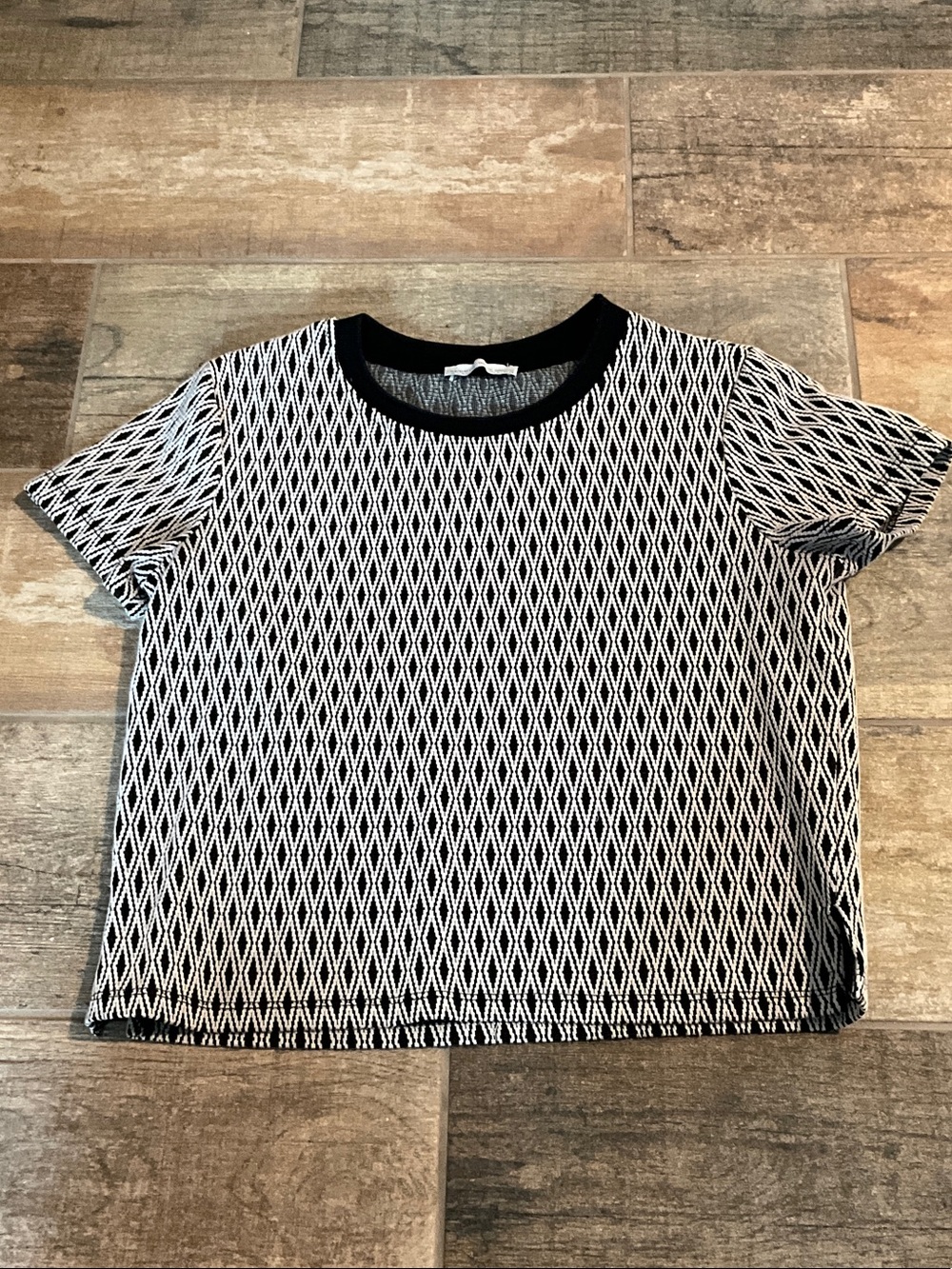 Zara Black & White Geometric Short Sleeve Top